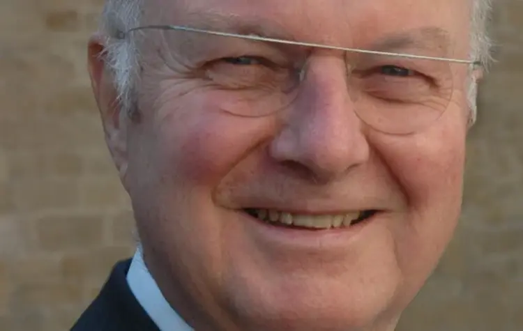 Der frühere Stuttgarter Prälat Martin Klumpp gilt als einfühlsamer Seelsorger und leidenschaftlicher Theologe mit Ecken und Kanten.