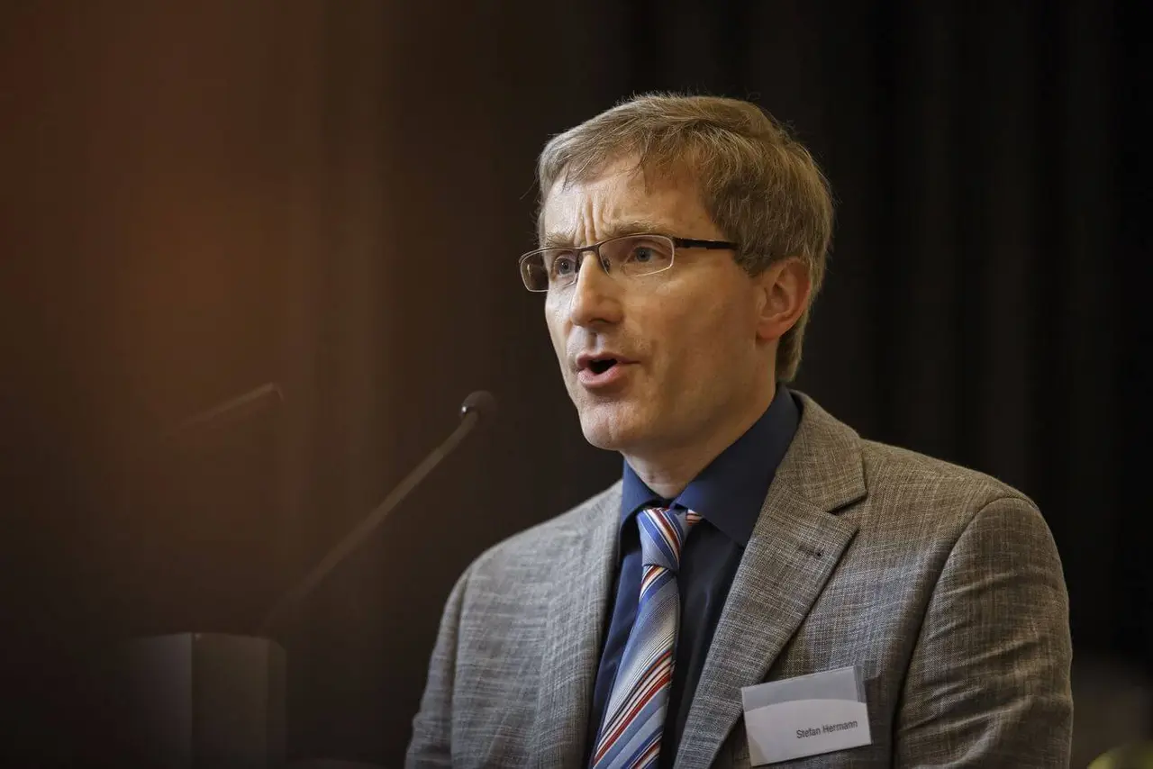 Stefan Hermann