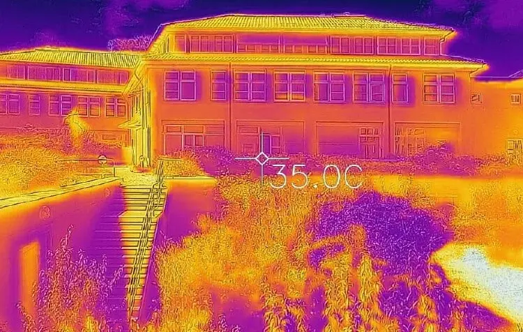 Das Gebäude heizte sich im Sommer extrem auf.