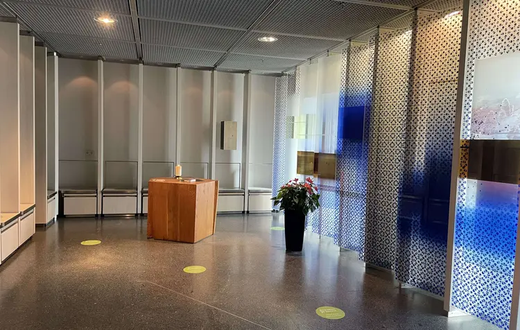 Die Kapelle am Flughafen ist ein zentraler Ort für die Dienste der Flughafen-Seelsorge.