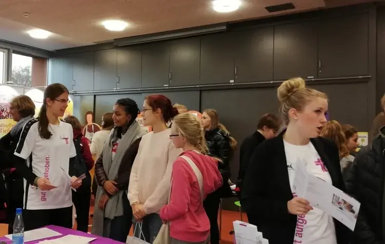 Schon bei den vorangegangenen Berufsmessen war das Interesse der Jugendlichen an der Kirche als Arbeitgeberin groß.