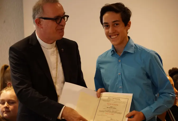 Benjamin Stoll freut sich über seinen dritten Platz