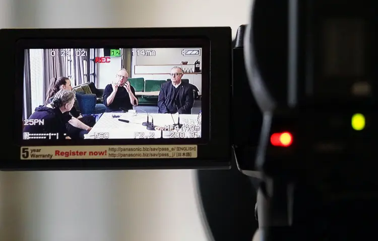 Das Theaterteam zeichnete das Gespräch auf.