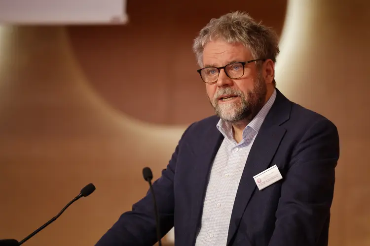 Prof. Dr. Martin Plümicke, stellvertretender Vorsitzender des Rechtsausschusses Prof. Dr. Martin Plümicke, stellvertretender Vorsitzender des Rechtsausschusses