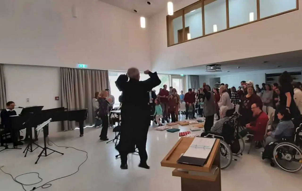 Unter dem Dach des Johannesforums der evangelischen Kirchengemeinde Wendlingen begegnen sich Kirchengemeinde und Menschen mit Behinderung des Wohnprojekts der BruderhausDiakonie.