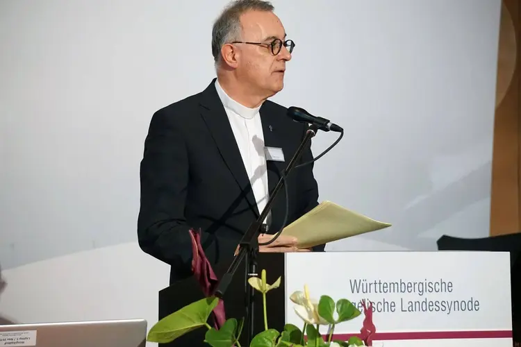 Landesbischof Frank Otfried July