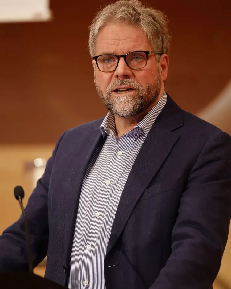 Prof. Dr. Martin Plümicke