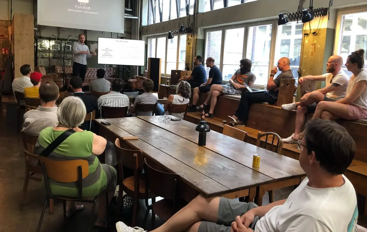 Lockere Atmosphäre bei der Vorstellung des „fishHUB" im Wizemann-Space in Stuttgart.