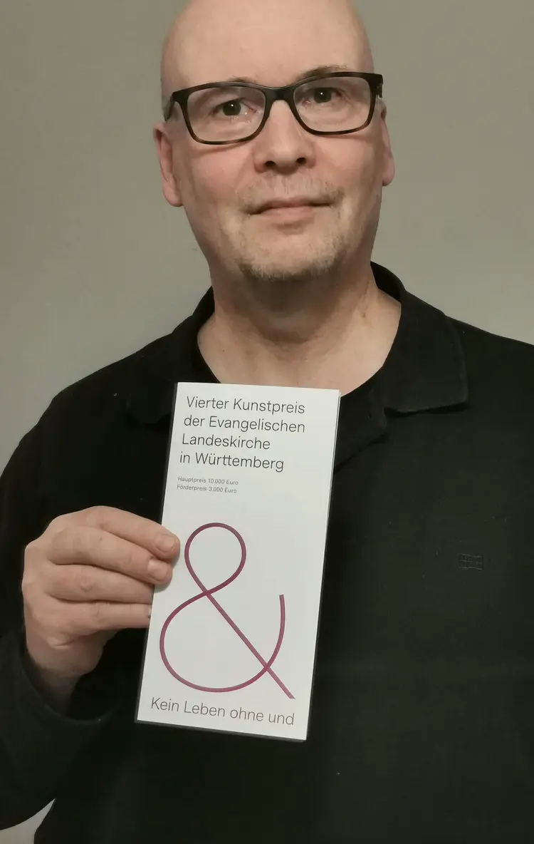 „Und steht für Vielfalt und Beziehungsreichtum und ist ein Schlüsselwort für Kirche, zugleich aber auch für Kunst und Leben“, so Johannes Koch, Kunstbeauftragter der Landeskirche.