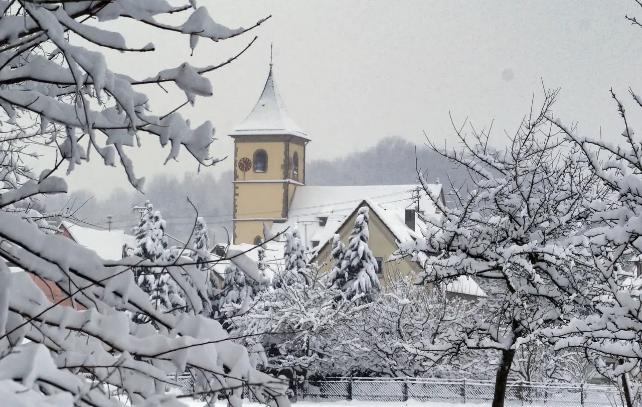 Dachstuhl und Turm der Unterriexinger Kirche brauchen eine teure Sanierung.