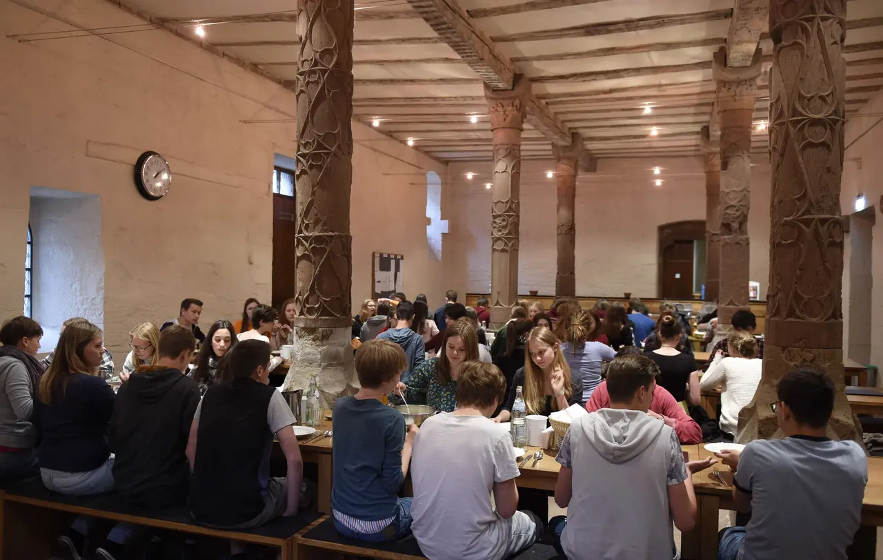 Ev. Seminar Kloster Maulbronn Sogar der Speisesaal in der Abt-Entenfuß-Halle des Maulbronner Ephorats atmet Geschichte.