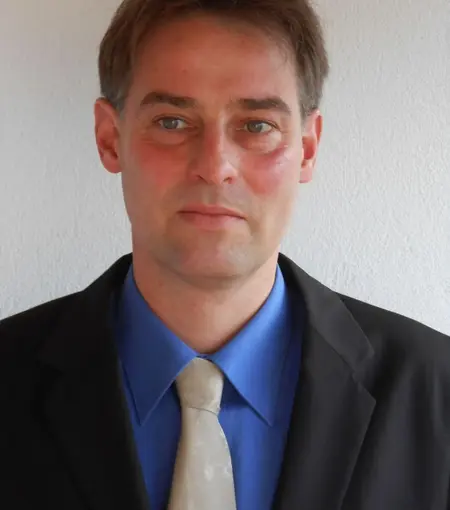 Dr. Joachim Bayer