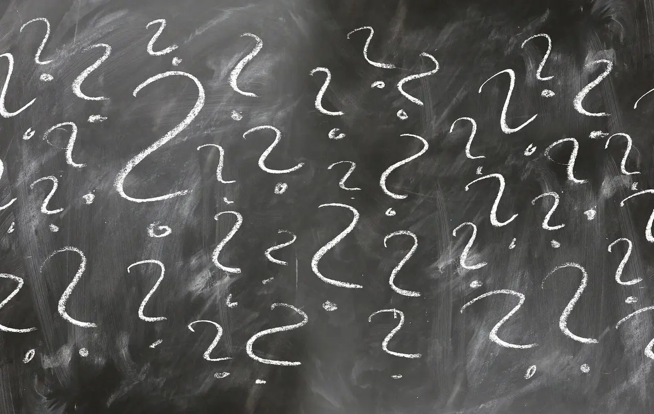 Oster ist nicht das Fest der leichten Antworten sondern auch das der vielen Fragezeichen, meint Pfarrerin Pamela Barke.