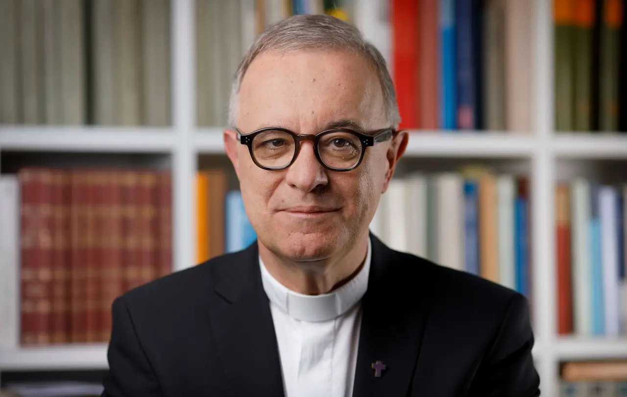 Landesbischof Dr. h. c. Frank Otfried July Landesbischof Dr. h. c. Frank Otfried July betont die Bedeutung persönlicher Begegnungen zwischen Christen und Juden.