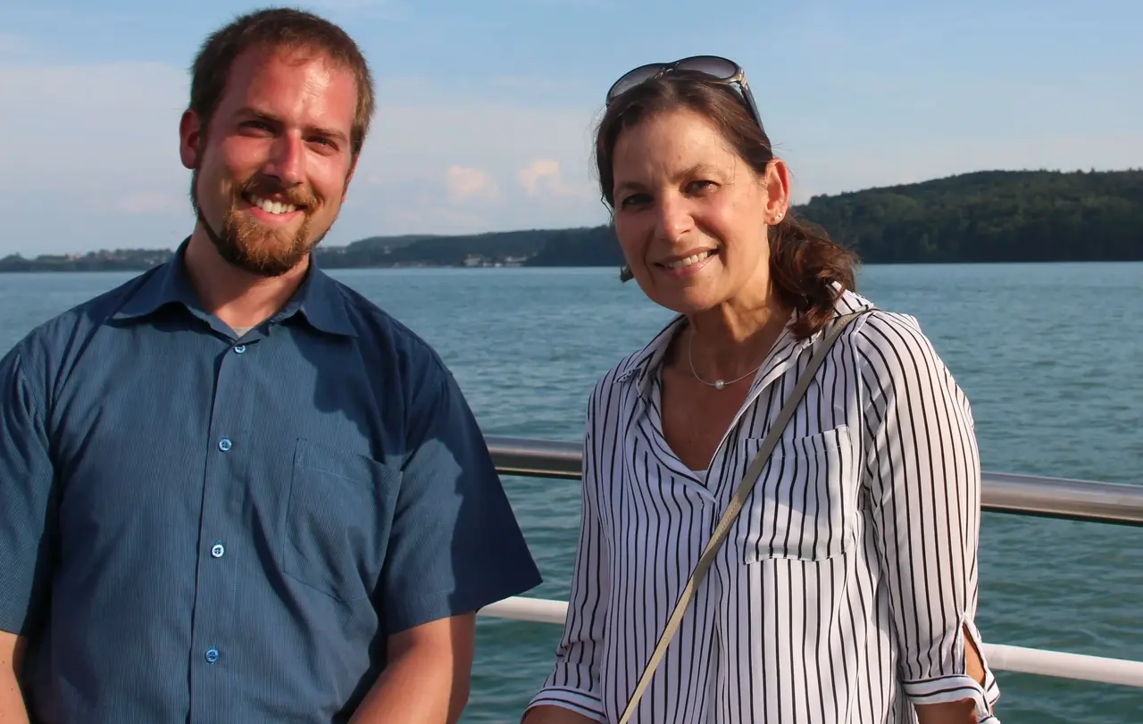 Heike Schuster, Tourismusreferentin der evangelischen Kirchenbezirke am westlichen Bodensee, und ihr katholischer Kollege Jean-Pierre Sitzler organisieren die Fahrten des „Kirchenschiffs“.