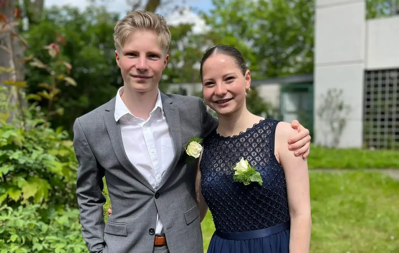 Die Geschwister Luise und Simon Meyer bei ihrer Konfirmation.